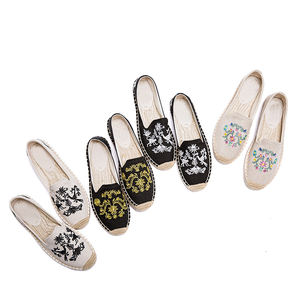 Tacvasecin — Espadrilles plates femmes, chaussures mocassins à enfiler, Espadrilles authentiques et originales faites à la main - Product Image 2