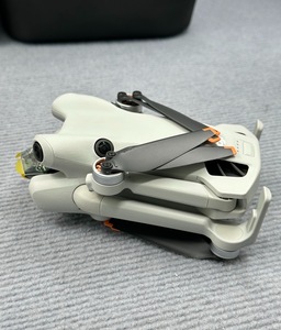 Mini 4 Pro Fly More Combo RC 2 RC-N2 : Performances d'imagerie supérieures : 4K/60fps HDR, prise de vue verticale réelle, 10 bits D-Log M/HLG - Product Image 6