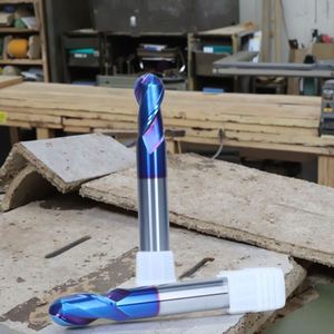 Fresa de extremo esférico ZY/OEM HRC65 de 18 mm, 65 grados, de doble filo, con nano revestimiento azul, 2 cuchillas, 45° espiral, de acero de tungsteno, R0.25 - Product Image 6