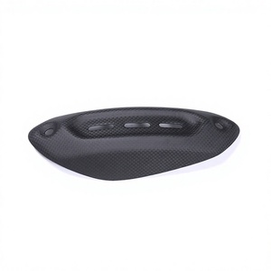 Cache d'échappement en fibre de carbone sèche 3K léger et haute résistance, compatible avec Ducati Hypermotard 950 2019-2025 SP RVE, finition brillante ou mate - Product Image 2