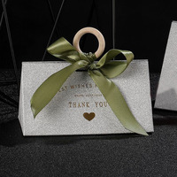 Boîte à dragées élégante en bois avec logo personnalisé, gaufrée, pour mariage, avec sac cadeau en papier et nœud en ruban, souvenir, vente en gros