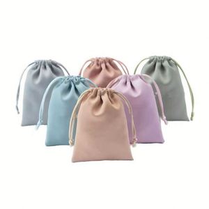 Petit conteneur à bijoux en velours personnalisé avec cordon de serrage pour les cadeaux de mariage et l'organisation de bonbons avec logo personnalisé - Product Image 1