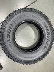 <span class=keywords><strong>Pneu</strong></span> de camion Aurunze court et moyen 295/75R22.5 - Product Image 2