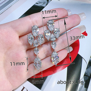Orecchini a Goccia Marquise Eleganti e alla Moda, Orecchini Pendenti Lunghi da Donna, Gioielli Minimalisti - Product Image 3