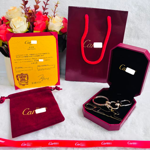 Élégant porte-clés en métal avec breloque panthère, boîte cadeau, sac en papier, ruban et certificat en option, avec diverses solutions de personnalisation - Product Image 3