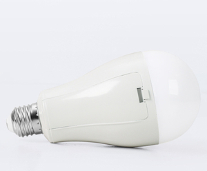 Ampoules LED d'urgence Yufly B22/E27 avec capteur, gradation progressive, alimentées par <span class=keywords><strong>batterie</strong></span>, rechargeables par USB, 3000K PBT 1800 Lumens Ra80 - Product Image 4