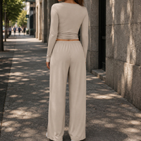 Ensemble décontracté rose pour femme : Crop top à manches longues avec ceinture à nouer et pantalon large – Tenue d'intérieur douce deux pièces