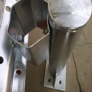 AASHTO M180 Q235B sıcak daldırma galvanizli çelik darbeye dayanıklı W ışıklı korkuluk yol güvenliği ve koruması için trafik bariyerleri - Product Image 4