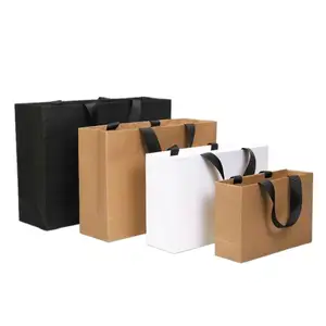 Tas kertas Kraft bahan daur ulang Logo cetak kustom kantung permen kertas hitam tas belanja hadiah kemasan pakaian