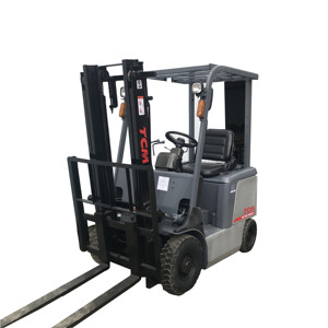 Montacargas Diésel TCM 1.5T con Desplazador Lateral Hidráulico y Mástil de Dos Etapas, Componentes Portátiles para Almacenes - Product Image 1