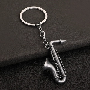 Porte-clés vintage en laiton en gros : mini saxophone, trompette, euphonium – Anneau porte-clés en métal pour les amateurs de musique - Product Image 4