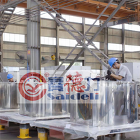 Centrífuga de descarga inferior con raspador vertical, especialmente diseñada para materiales inflamables y explosivos de alta viscosidad y granulación fina.