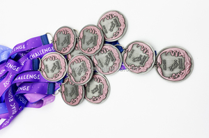 Medallas de Zodiaco <span class=keywords><strong>Personalizadas</strong></span> en Plata Antigua Esmaltada, Medalla de Meta para Carreras, Maratones, Carreras de 25KM y Carreras Recreativas con Cinta - Product Image 3