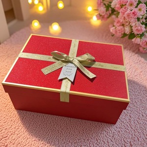 Coffret cadeau Redsparkling, un ensemble de 3 boîtes cadeaux rectangulaires avec nœud doré, idéal pour offrir en cadeau et personnalisable selon les besoins - Product Image 5