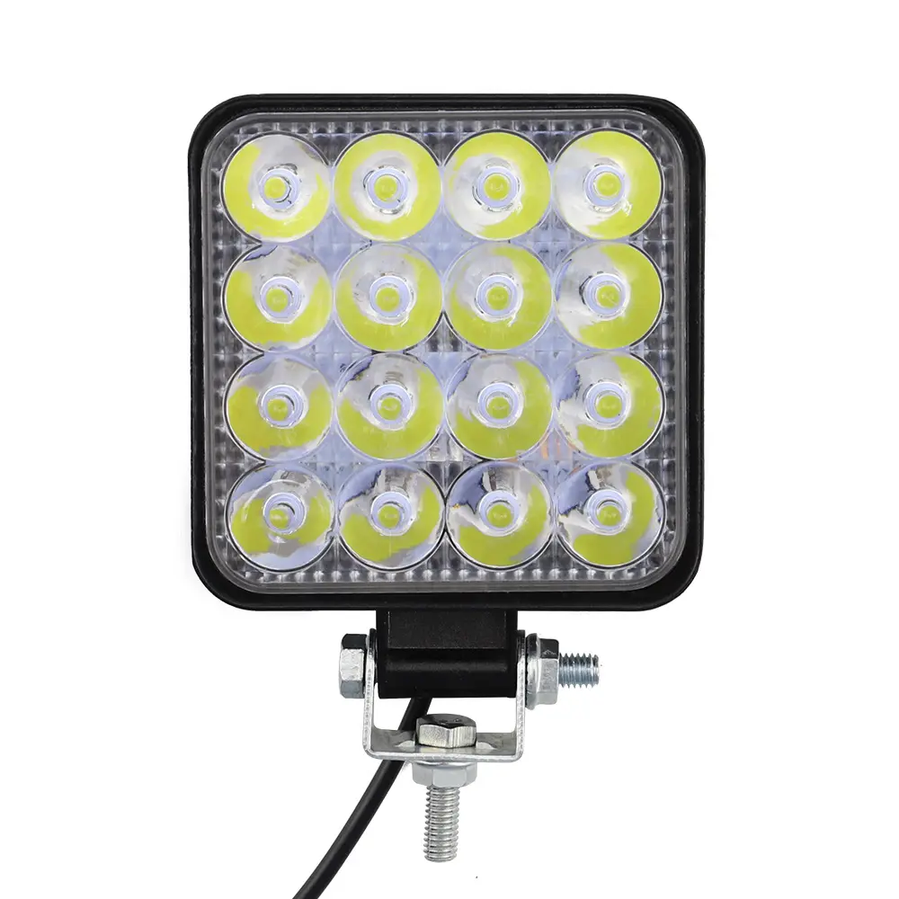 Voiture LED Mini Square 16 Lumières 48W Phares de véhicule tout-terrain 9-80V Feux de moto Ingénierie Feux auxiliaires 12V Nouveau modèle