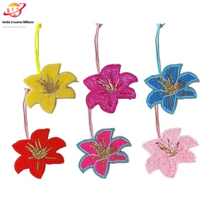 Nuovi accessori per fiori con perline in PVC borsa portachiavi in PVC con ciondolo piccola fragranza tessuto toppe per abbigliamento - Product Image 1