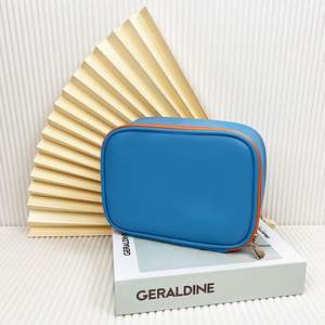 Sac de maquillage de voyage personnalisé pour femmes et filles, sac de maquillage imperméable, sac de rangement à fermeture éclair, sac de maquillage en cuir PU, grande trousse de maquillage - Product Image 6