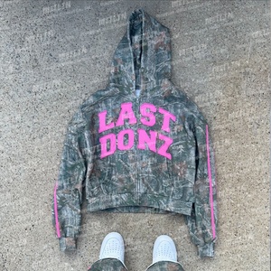 Conjunto de Sudadera con Capucha y Pantalones de Chándal de 2 Piezas Personalizado para Hombre, con Parches Desgastados y Camuflaje RealTree - Product Image 3