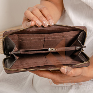 Bohemian Style Women's Fashion Heart Leather Wallet Portable <b>Long</b> Purse Clutch <b>Bag</b> for Spring and Winter Seasons - Product Image 3