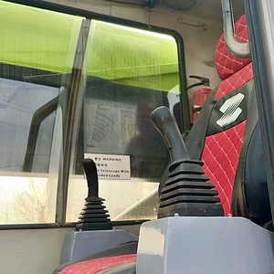 Grue sur camion Zoomlion d'occasion de 25 tonnes, fabriquée en Chine, en excellent état, bien entretenue, prête pour la construction et le levage industriel - Product Image 6