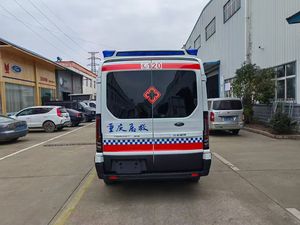 Ambulancia Hospitalaria Diésel F0rd LHD y RHD de Venta Caliente para Rescate de Pacientes y Enfermos en Desastres y Accidentes - Product Image 2