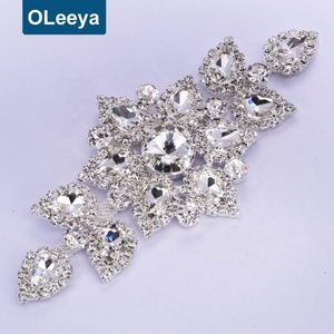 Broches en strass de haute qualité, 6,5x14 cm, en cristal, pour robes de mariée, vente en gros - Product Image 2
