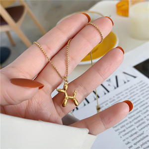 Collar de acero de titanio <span class=keywords><strong>para</strong></span> perro con globo divertido de moda americana europea <span class=keywords><strong>para</strong></span> mujer colgante de hip-hop transfronterizo de moda dorada directa - Product Image 3