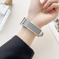 Bracelet de montre ajouré papillon pour filles, bracelet gravé en relief, véritable bracelet pour Apple Watch Ultra 49, 46, 45, 42, 40 mm et autres séries