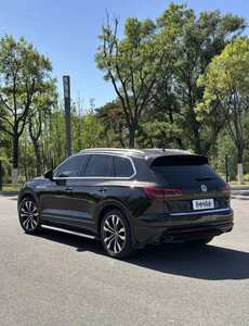 VW <span class=keywords><strong>Touareg</strong></span> <span class=keywords><strong>R</strong></span>-<span class=keywords><strong>LINE</strong></span> 2020, Estándar de Emisiones Euro VI, Volante a la Izquierda, Motor Diésel+Gasolina, Tamaño de Neumáticos R19, Usado - Product Image 3