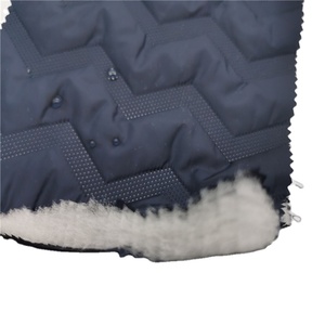<span class=keywords><strong>Tissu</strong></span> taffetas en nylon 100% <span class=keywords><strong>pour</strong></span> <span class=keywords><strong>tissu</strong></span> <span class=keywords><strong>matelassé</strong></span> <span class=keywords><strong>double</strong></span> <span class=keywords><strong>face</strong></span> <span class=keywords><strong>matelassé</strong></span> à ultrasons <span class=keywords><strong>pour</strong></span> vestes - Product Image 2