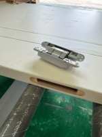 Máquina CNC para trabajar la madera, para cortar orificios de cerraduras y bisagras en puertas
