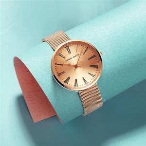 Reloj de Cuarzo OEM ODM para Mujer, de Acero Inoxidable, 3 BAR, con Esfera Grande en Oro Rosa, Números Romanos, Diseño Vintage con Motivo Solar - Product Image 5