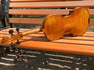 ไวโอลินคุณภาพสูงสำหรับผู้ใหญ่ ขนาด 4/4 ด้านหลังทำจากไม้เมเปิล เครื่องดนตรีไวโอลินระดับมืออาชีพ ขายส่ง - Product Image 3