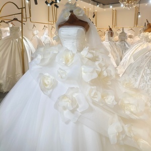 Lsml031 Vestidos de Novia Modernos de Lujo con Flores Bordadas, Cuello en V Regular, Largos hasta el Suelo, Cola de Capilla, Estilo Sirena/Trompeta Princesa - Product Image 6