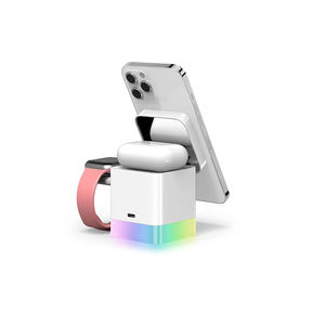 Dazzle Triple magnétique 3 en 1 chargeur sans fil pour téléphone montre intelligente écouteur pliable Portable Station de <span class=keywords><strong>charge</strong></span> 15W <span class=keywords><strong>Charge</strong></span> <span class=keywords><strong>rapide</strong></span> - Product Image 1