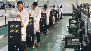 Equipo de belleza médico profesional portátil, máquina láser 2 en 1, depilación de tatuajes Nd Yag, diseño de escritorio, longitudes de onda de 532nm - Product Image 3