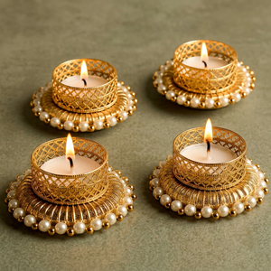 Ensemble de 4 bougeoirs artisanaux en laiton pour mariage et Diwali, écologiques, design traditionnel rond, base perlée, pour salon intérieur - Product Image 1