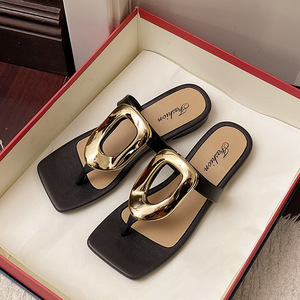 Venta al por mayor U-hebilla cadena <span class=keywords><strong>zapatillas</strong></span> de mujer <span class=keywords><strong>Zapatillas</strong></span> de mujer cabeza ahuecada usando chanclas - Product Image 1