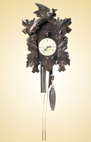 Horloge murale à mécanisme coucou en laiton couleur bronze antique, sonorisation des heures et des demi-heures, alimentée par la gravité du marteau