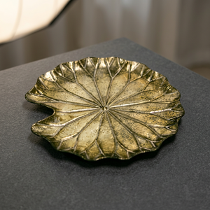 Assiette décorative en métal en forme de feuille, design oriental fait main, motif végétal poli, vaisselle et assiettes de fête - Product Image 6
