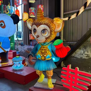 Lanterne de singe de dessin animé chinois personnalisée en usine, lanterne de festival animale réaliste pour parc à thème et place publique - Product Image 3