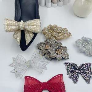 Fiore per Scarpe con Perle e Fiocco alla Moda con Strass Termoadesivi, Accessori Fai-da-Te per Scarpe con Perle e Strass - Product Image 2