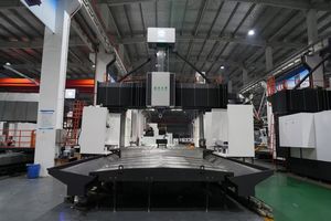 Centro de Fresagem <span class=keywords><strong>CNC</strong></span> de Alta Precisão Taiwan DW DVF6052 com Controle FANUC, Spindle BT50, Mesa de 6000x3500mm, Capacidade Pesada - Product Image 5