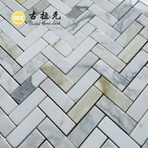 벽 바닥 타일 용 Calacatta 골드 대리석 헤링본 대리석 모자이크