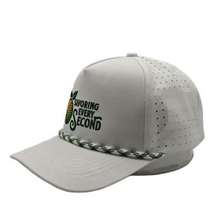 Casquette de baseball blanche de haute qualité avec logo brodé personnalisé, 5 panneaux, trous découpés au laser - Product Image 1