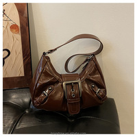 Sac bandoulière vintage bohème en cuir PU verni lisse avec fermeture éclair – Vente en gros