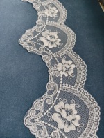 Tissu en polyester 100% tricoté, transparent, brillant, doux, à fines rayures brodées, pour vêtements, décoration de la maison, rideaux, garçons, filles