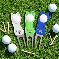 Fourche de réparation de divots de golf en plastique légère et durable, design pliable coloré type couteau à lame, accessoire de golf pour pelouse, vente en gros à prix abordable