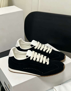 Chaussures de tennis noires en faux daim à lacets, bout rond, semelle extérieure en caoutchouc respirante, style marche toutes saisons - Product Image 2