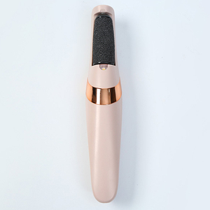 Kit de pédicure pour éliminer les callosités, brosse exfoliante pour les pieds secs, peaux mortes, gercées et dures, kit de soin des pieds, éliminateur de callosités électrique pour les pieds - Product Image 4